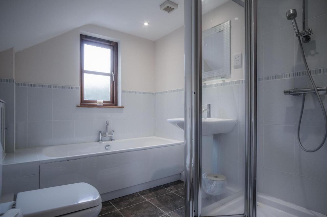 Llais Afon - 3 Bedroom Holiday Home - フィッシュガード エクステリア 写真